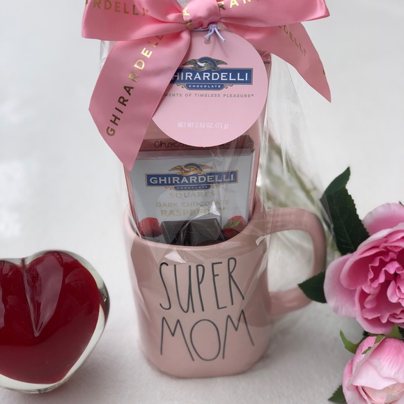 *SOLD* ❤️🎉 HOT PICK 🎉❤️Rea Dunn SUPER MOM Gift Mug - Picture 2 of 6